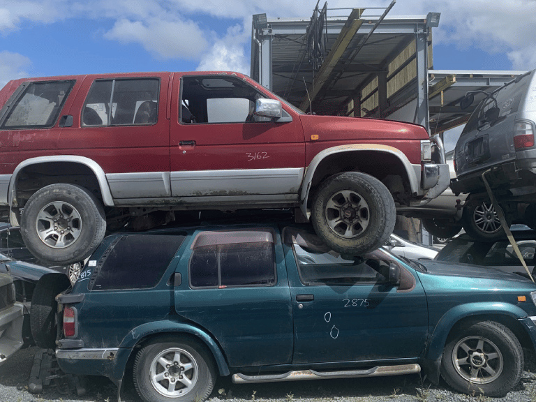 Reliable 4x4 Wreckers in Hamilton by Atlas Auto - Quality Parts and Services for Off-Road Enthusiasts.