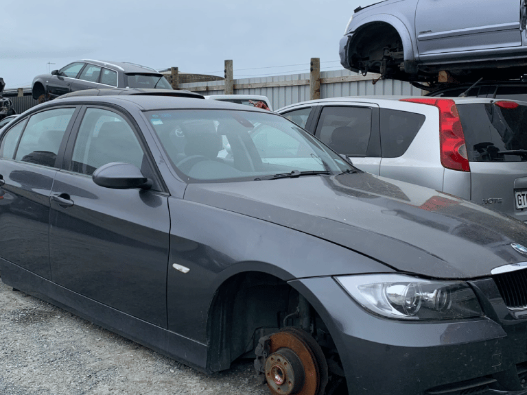 Best Car Wreckers in Thames