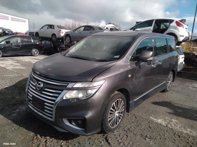 wrecking nissan elgrand for parts