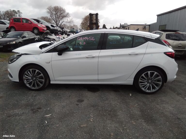 wrecking holden astra