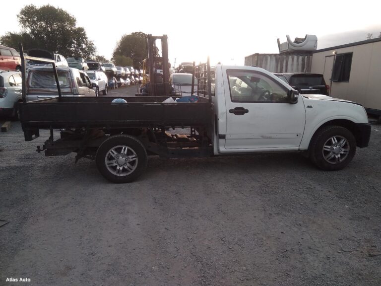 wrecking holden rodeo