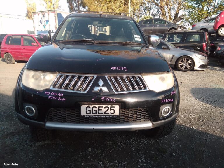 wrecking mitsubishi challenger