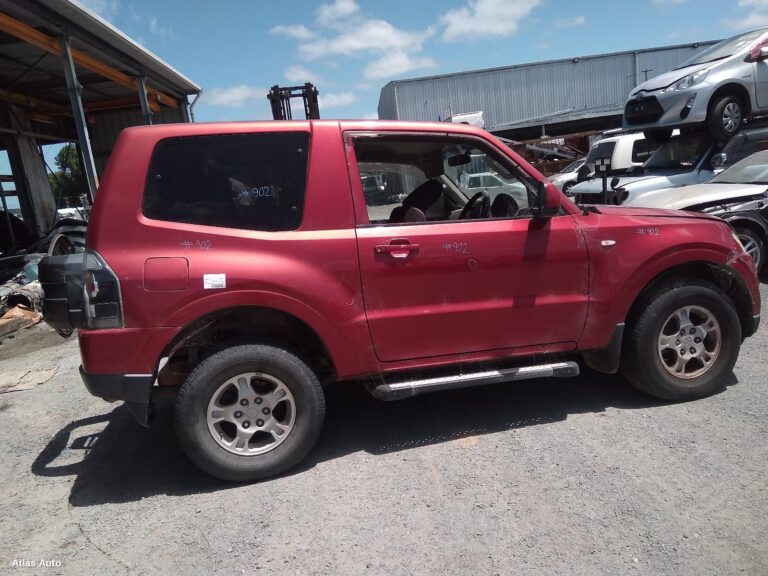 wrecking pajero in Hamilton
