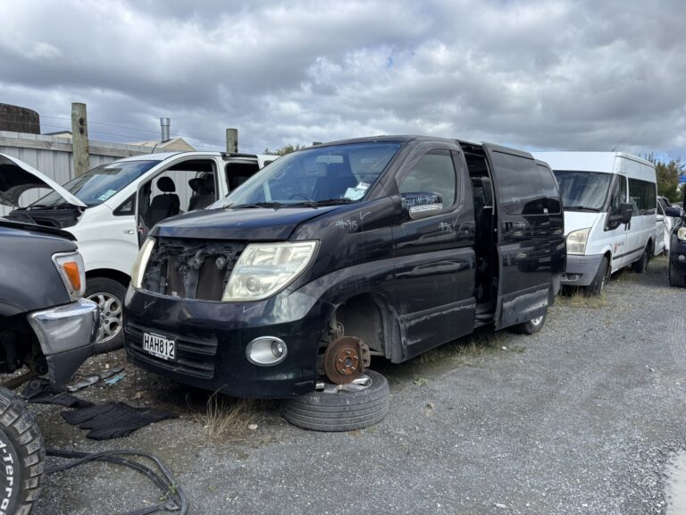 car wreckers whitikahu